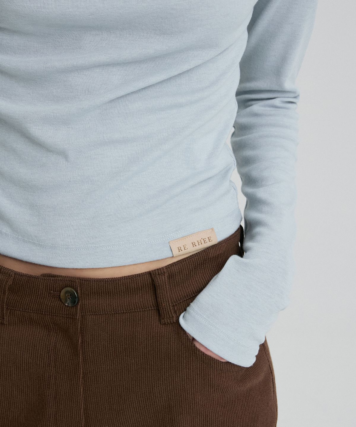 리이(RE RHEE) COWL-NECK FITTED LONG-SLEEVE TOP CLOUD