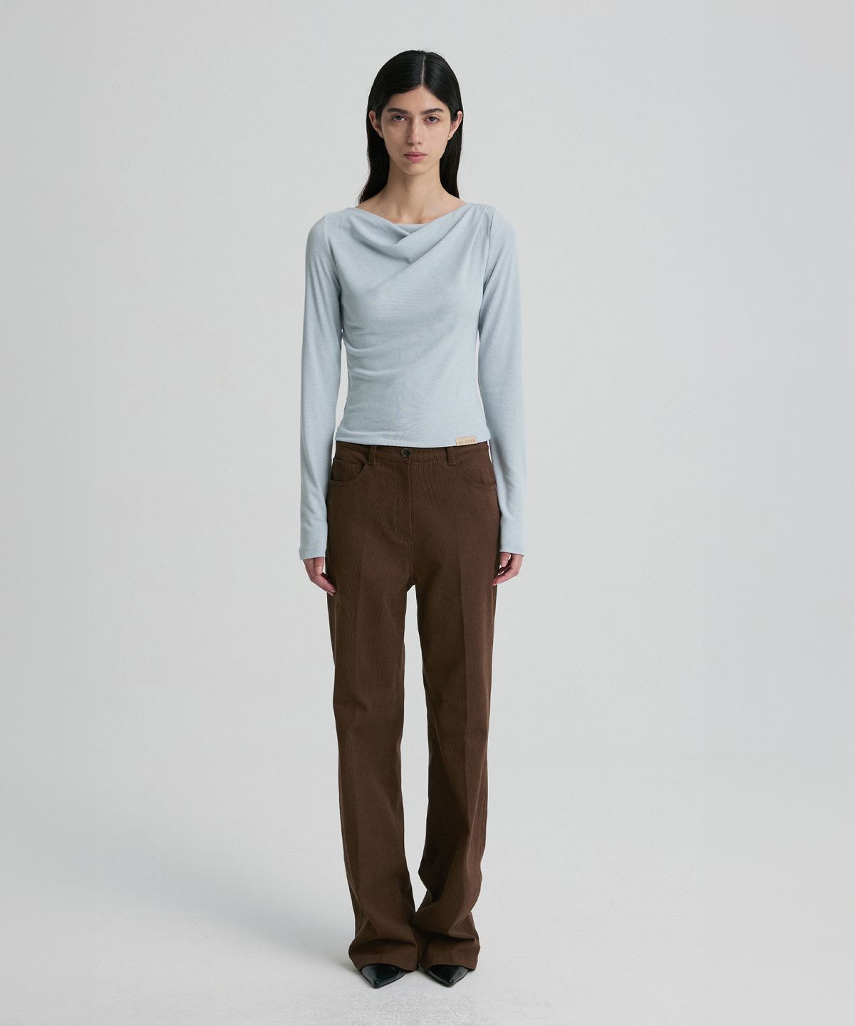 리이(RE RHEE) COWL-NECK FITTED LONG-SLEEVE TOP CLOUD