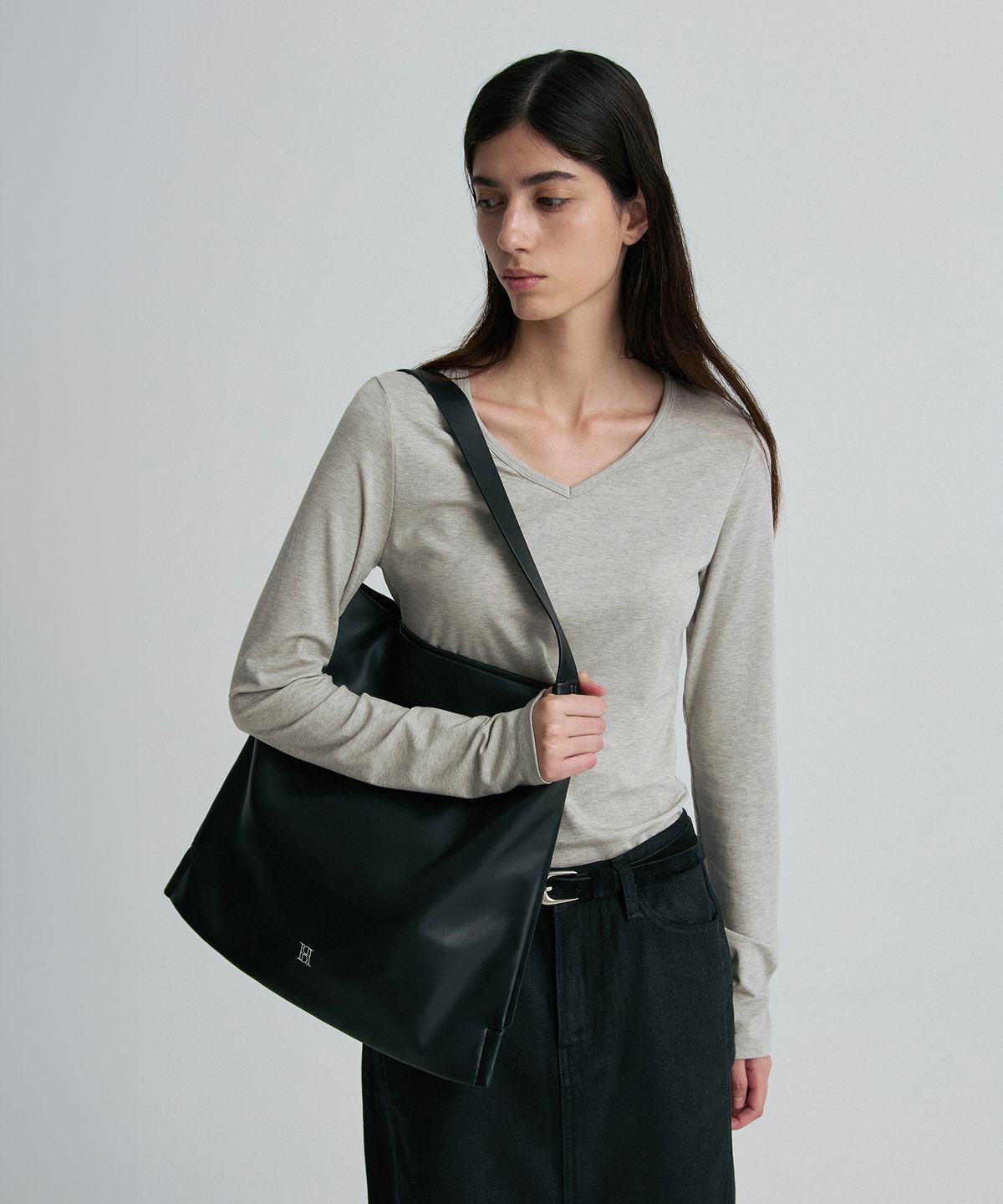 리이(RE RHEE) FLAT SHOULDER BAG