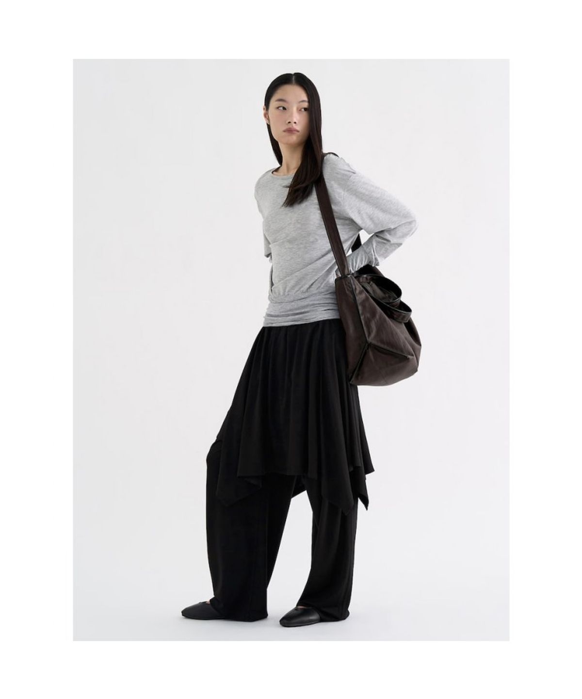 앙개(ANGGAE) Draped Belt TShirt   Light Grey