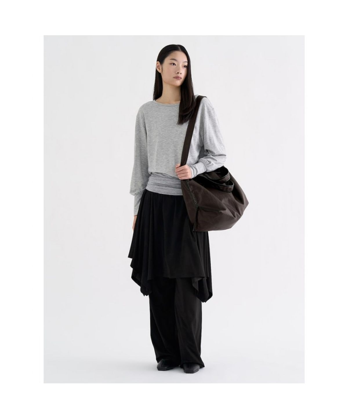 앙개(ANGGAE) Draped Belt TShirt   Light Grey