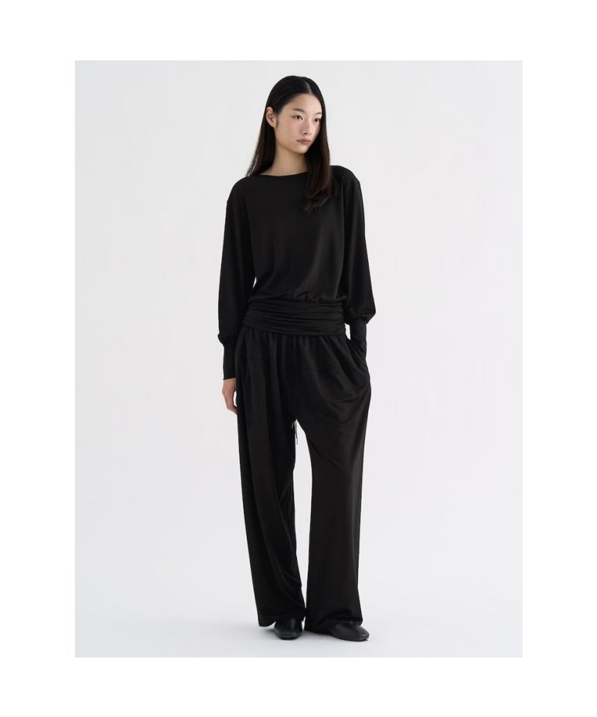 앙개(ANGGAE) Draped Belt TShirt   Black