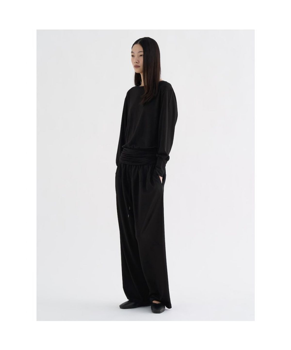 앙개(ANGGAE) Draped Belt TShirt   Black