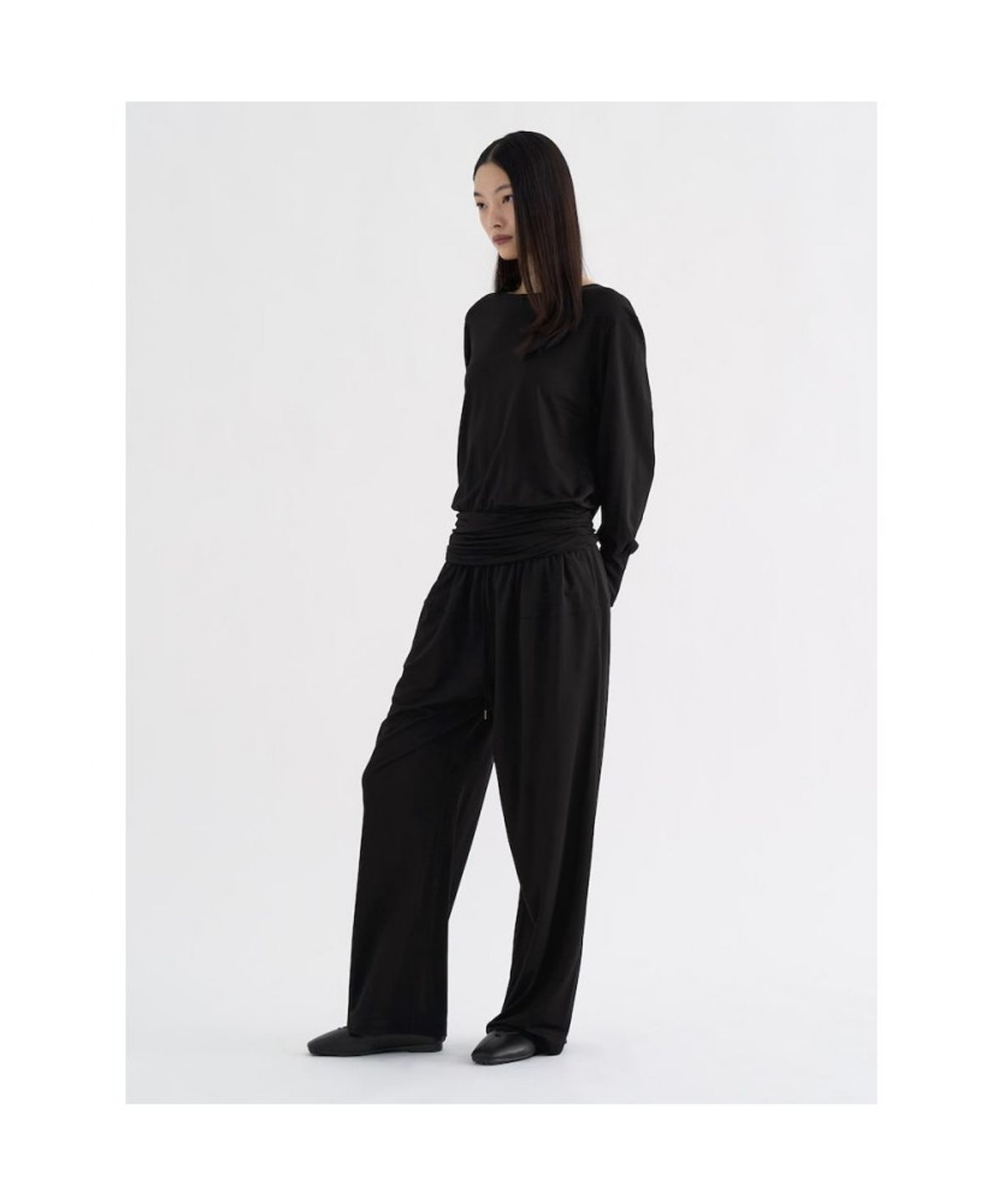 앙개(ANGGAE) Draped Belt TShirt   Black