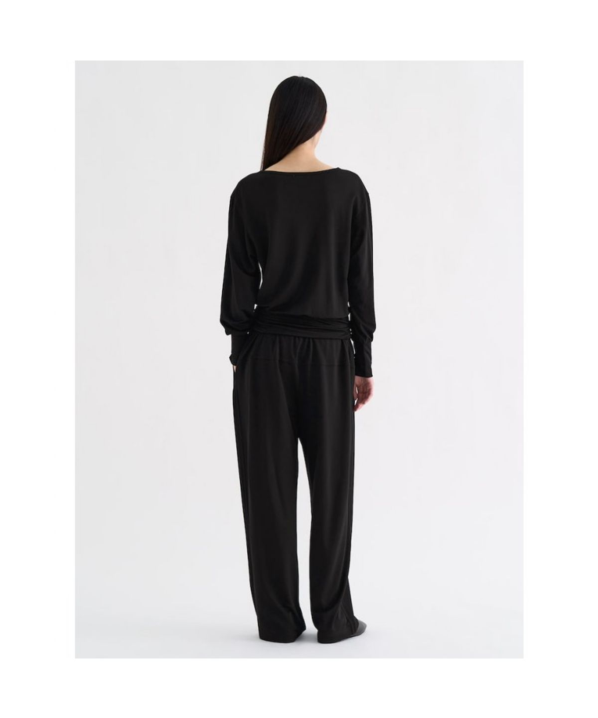 앙개(ANGGAE) Draped Belt TShirt   Black
