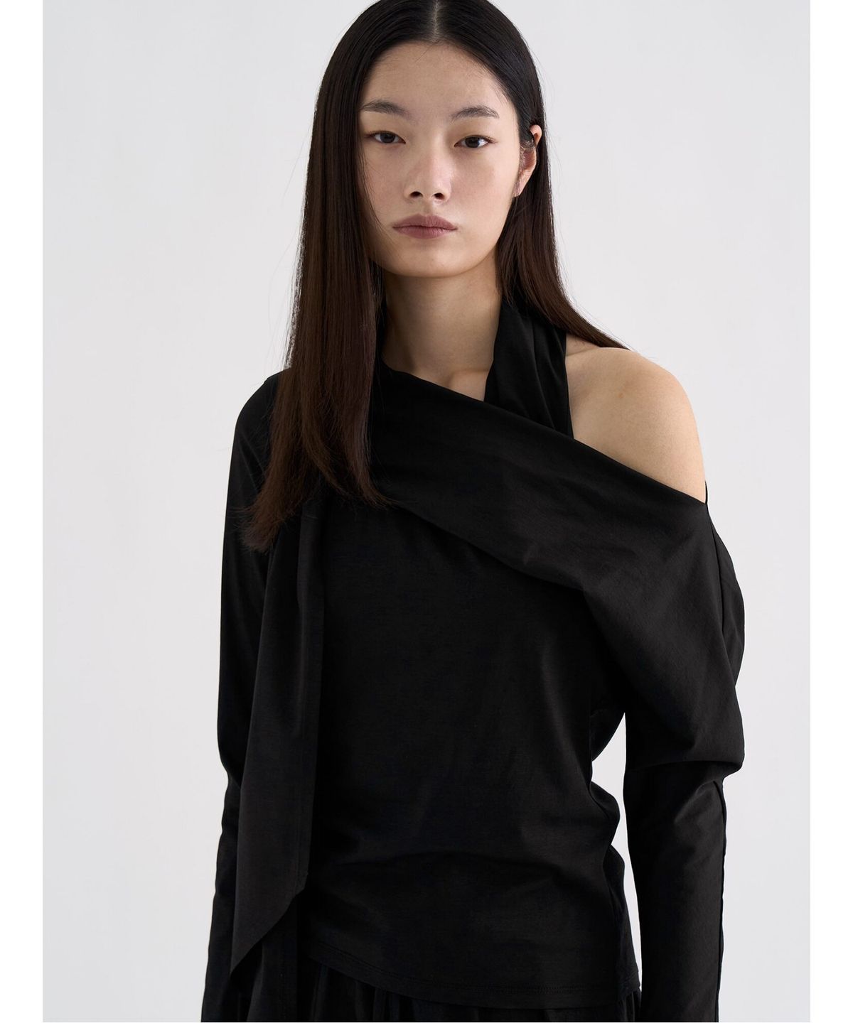 앙개(ANGGAE) Muffler TShirt   Black