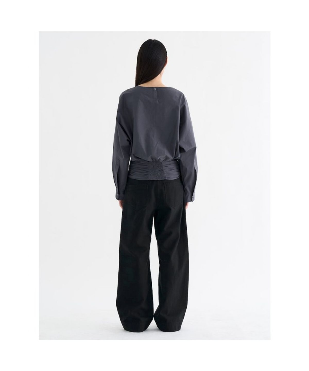 앙개(ANGGAE) Draped Belt Blouse   Ash