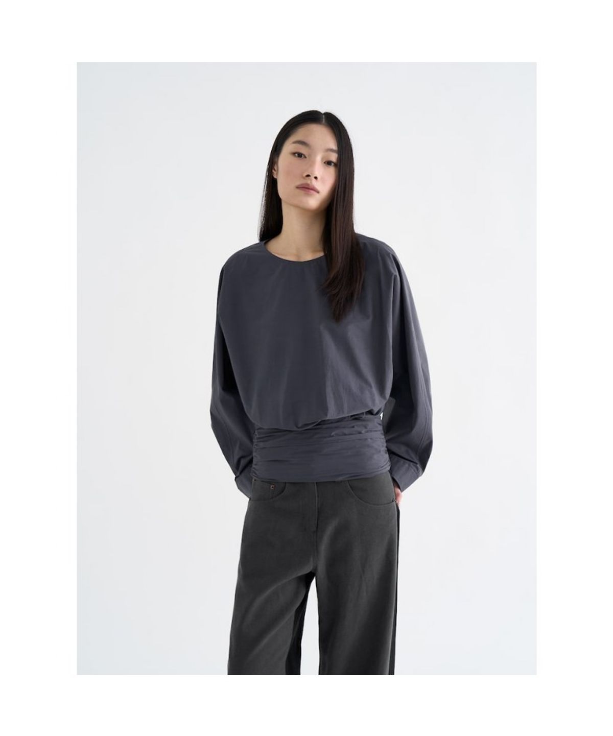 앙개(ANGGAE) Draped Belt Blouse   Ash