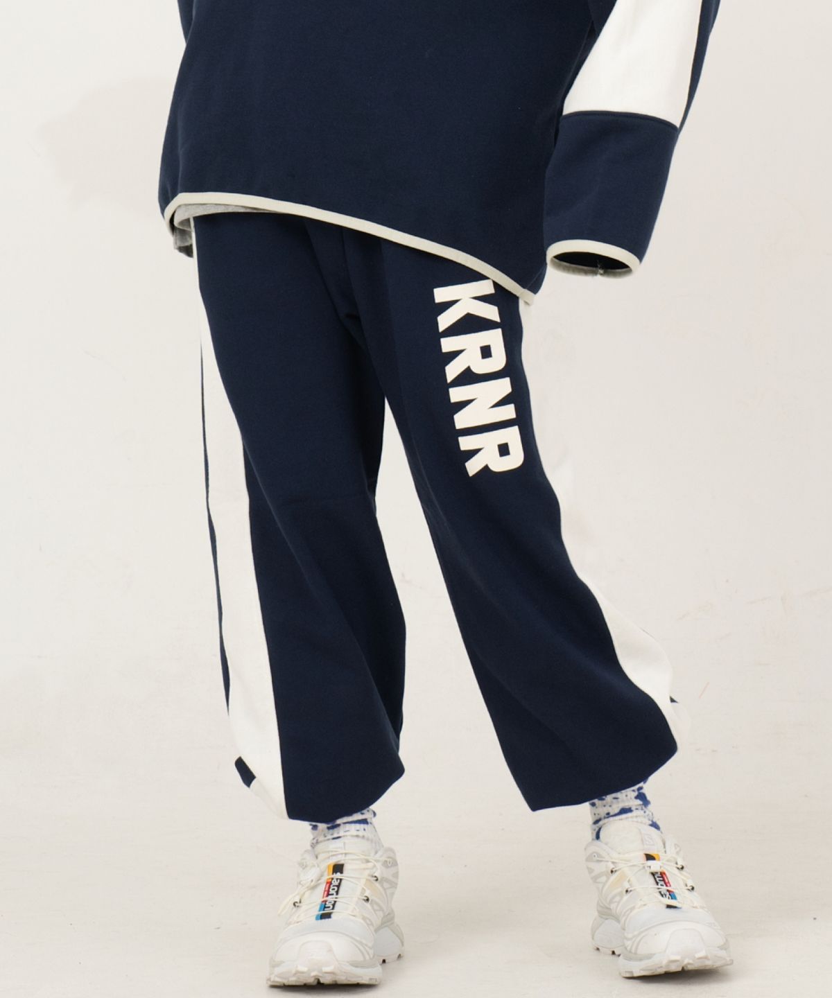 쿠르나르(KRNR) Astronaut 컬러 블록 주니어 조거 팬츠 네이비