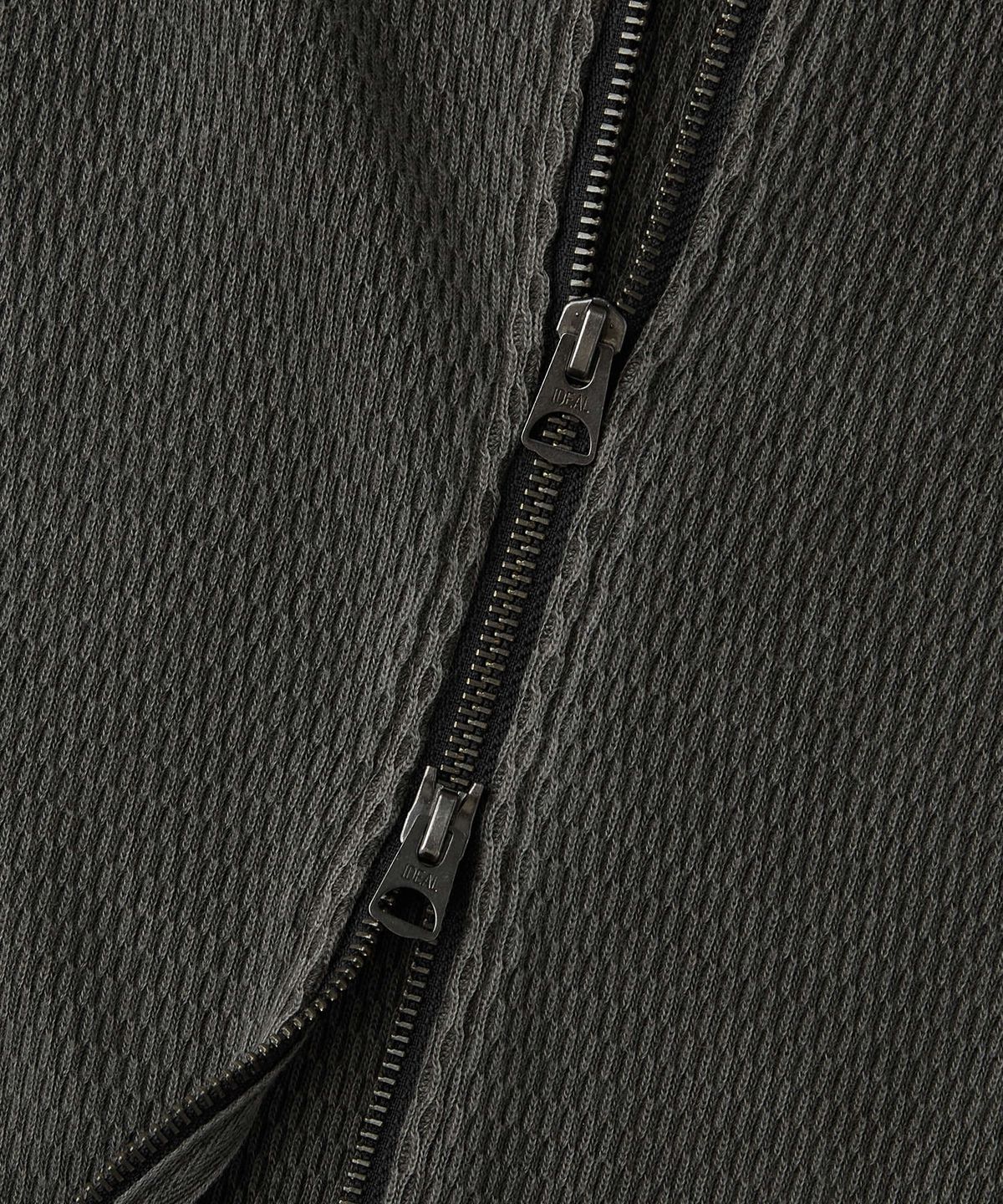 아웃스탠딩(OUTSTANDING) THERMAL PIGMENT WASHED HOOD ZIP_PIGMENT CHARCOAL
