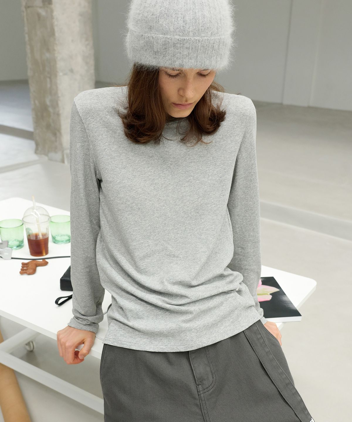 르바(LEVAR) Split Back T-shirt - Melange Grey