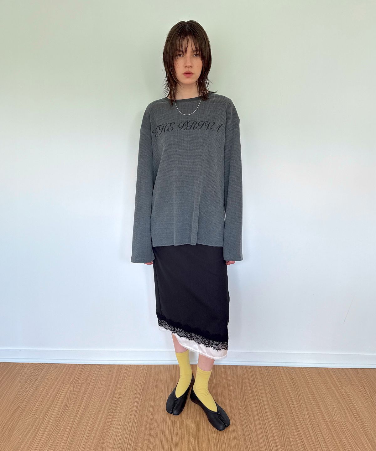 다이애그널(DIAGONAL) SLOGAN WAFFLE LONG SLEEVE TEE (charcoal)