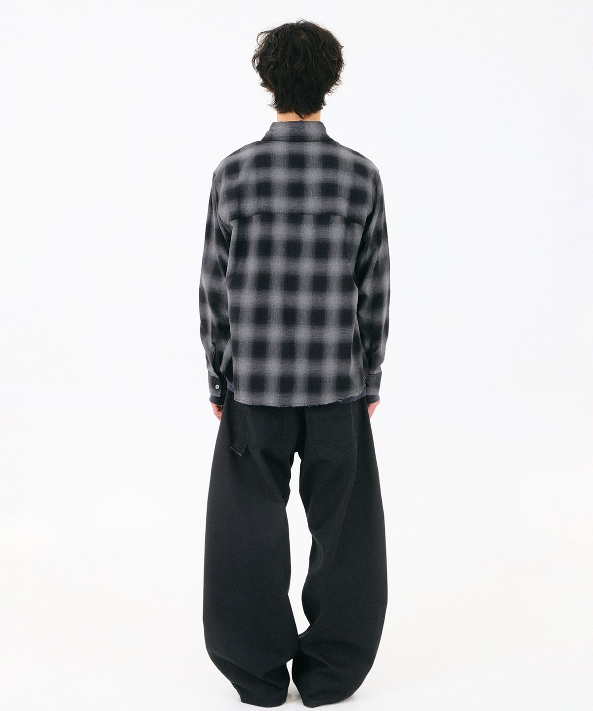 디키즈(DICKIES) 디키즈 x 해칭룸 Regular Shirt Ombre Check Charcoal