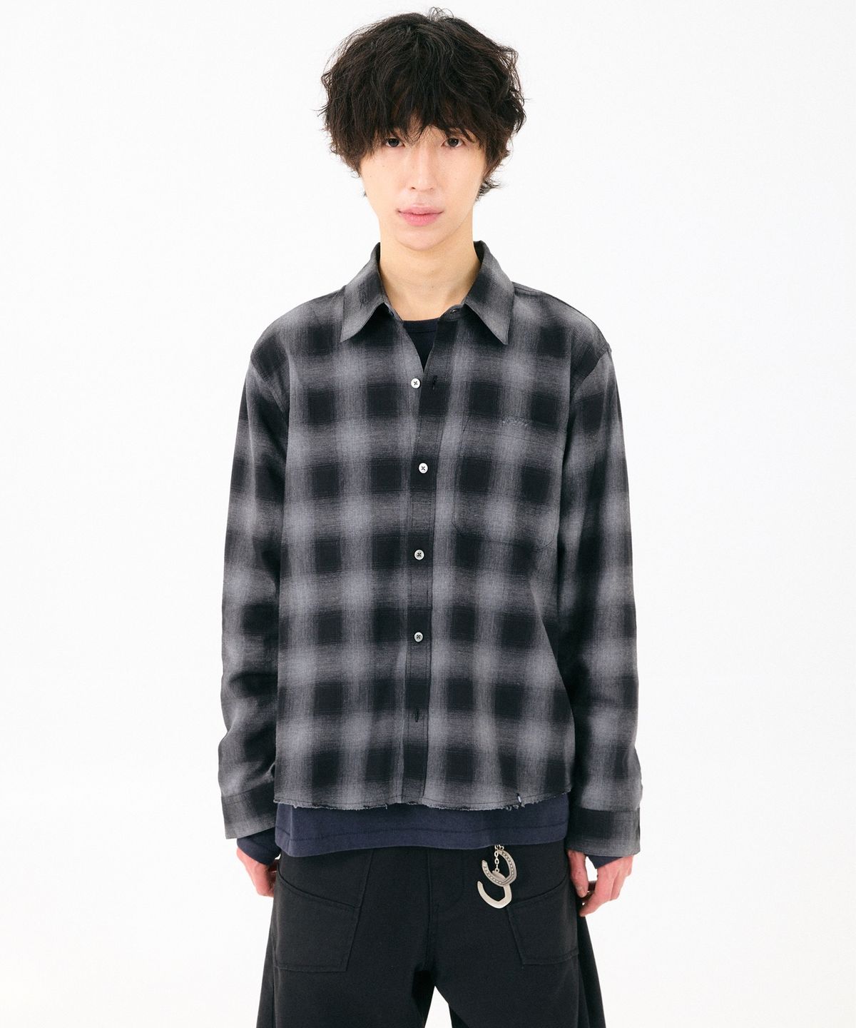 디키즈(DICKIES) 디키즈 x 해칭룸 Regular Shirt Ombre Check Charcoal