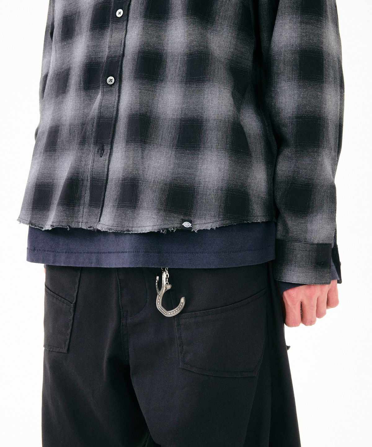 디키즈(DICKIES) 디키즈 x 해칭룸 Regular Shirt Ombre Check Charcoal