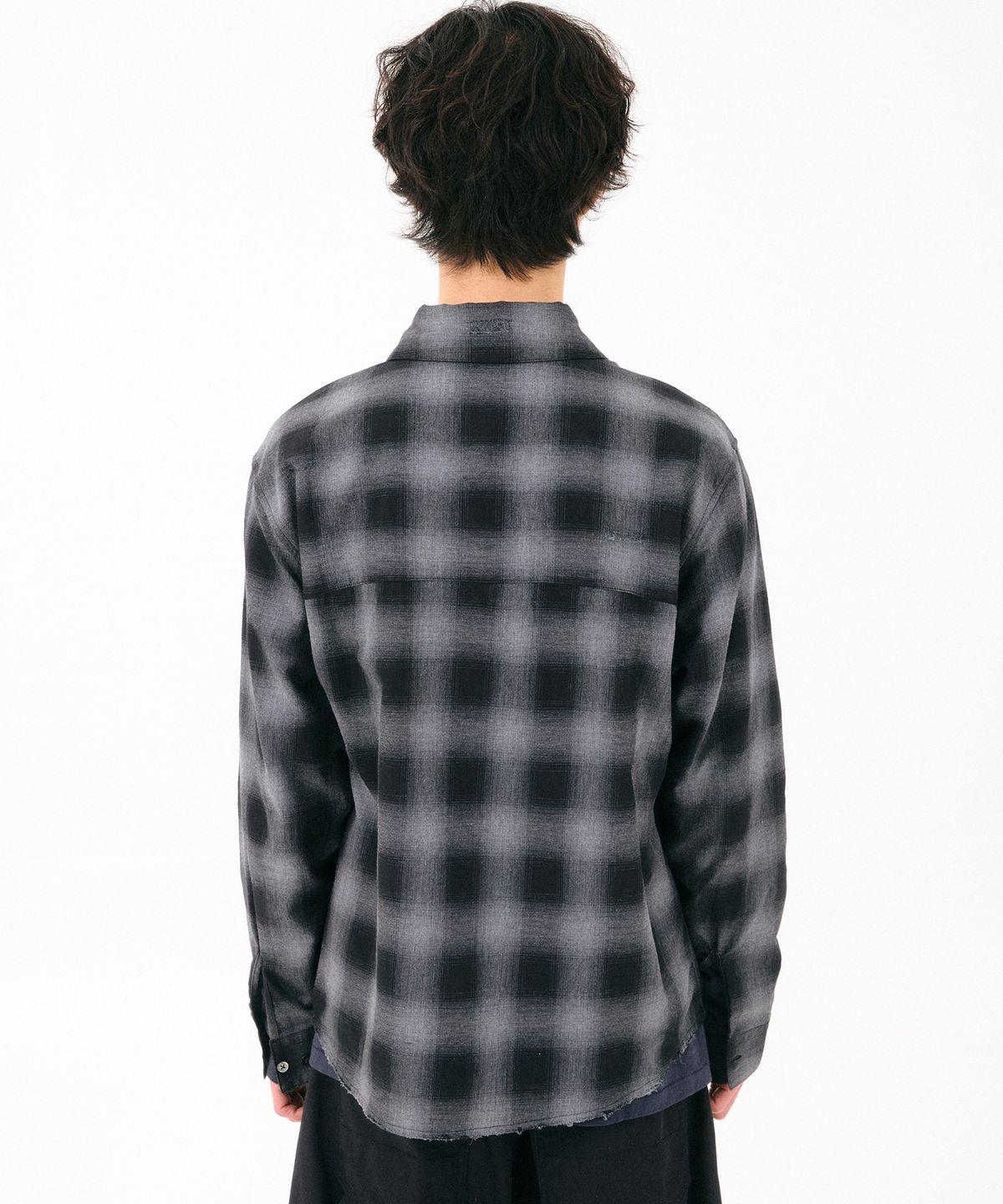 디키즈(DICKIES) 디키즈 x 해칭룸 Regular Shirt Ombre Check Charcoal