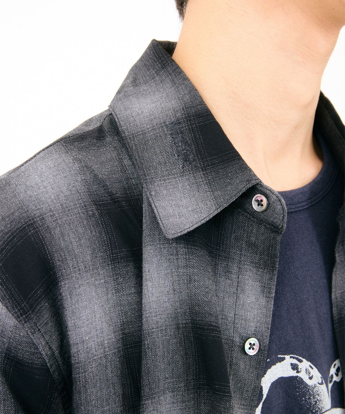 디키즈(DICKIES) 디키즈 x 해칭룸 Regular Shirt Ombre Check Charcoal