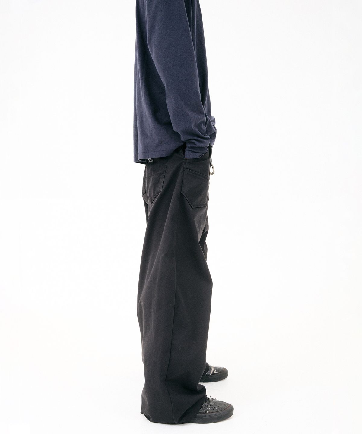 디키즈(DICKIES) 디키즈 x 해칭룸 Wide Curve Carpenter Pants Black