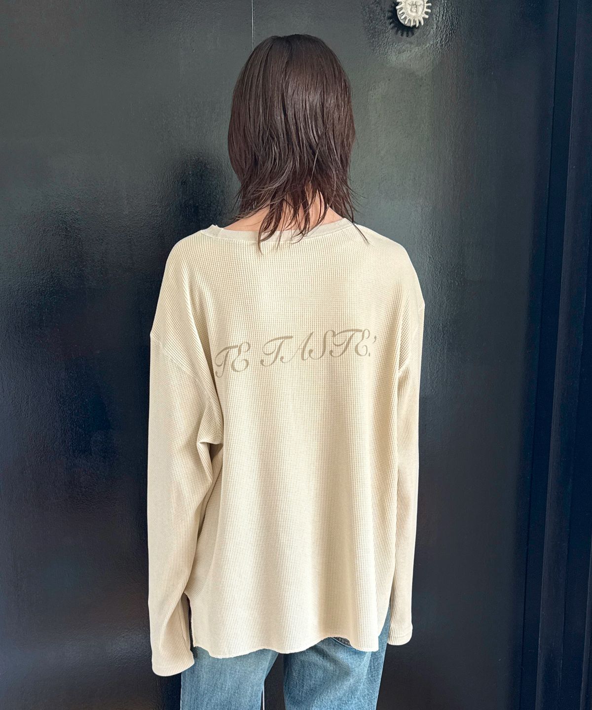 다이애그널(DIAGONAL) SLOGAN WAFFLE LONG SLEEVE TEE (beige)