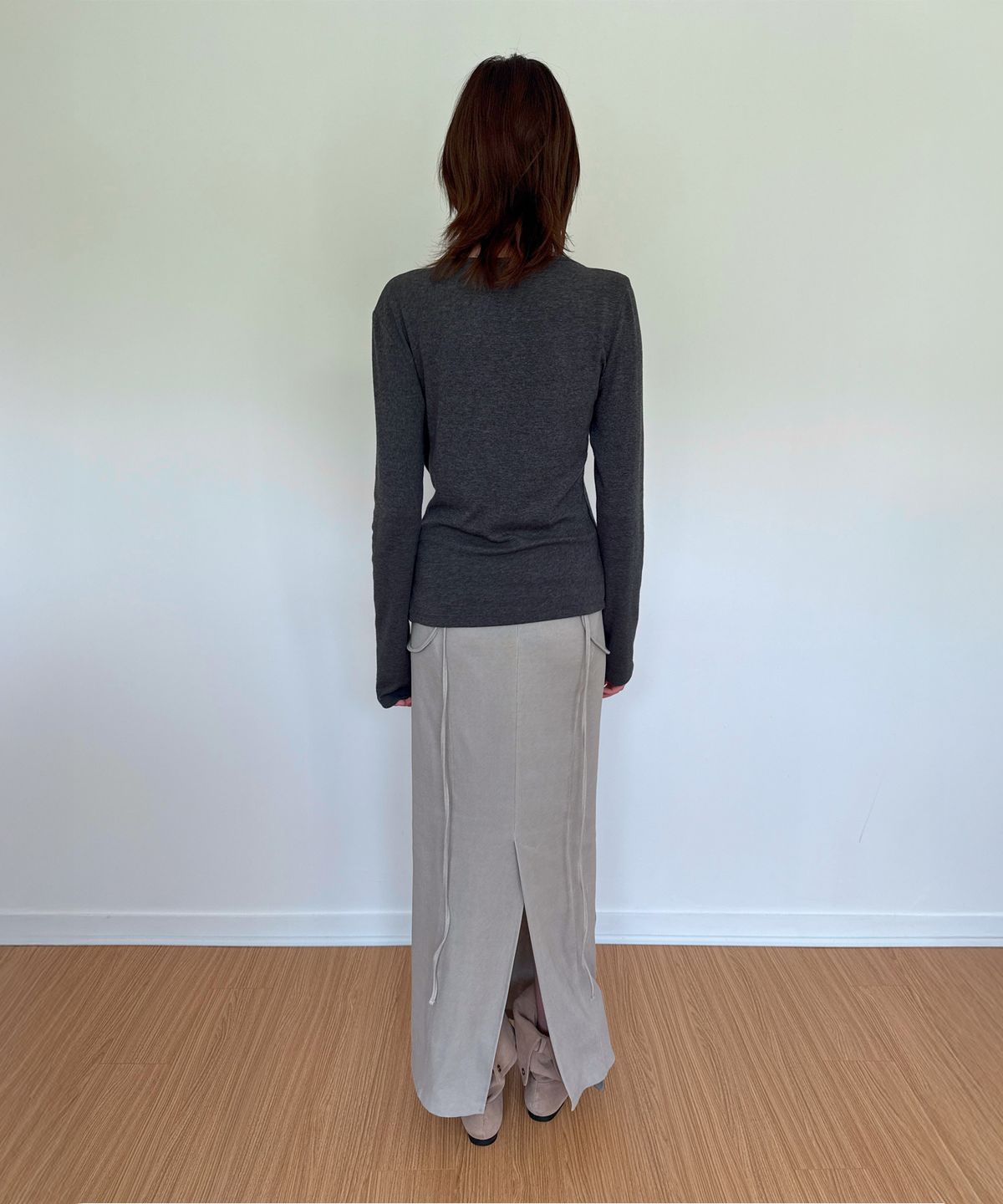 다이애그널(DIAGONAL) DIAGONAL BUTTON STRAP CARDIGAN (charcoal)