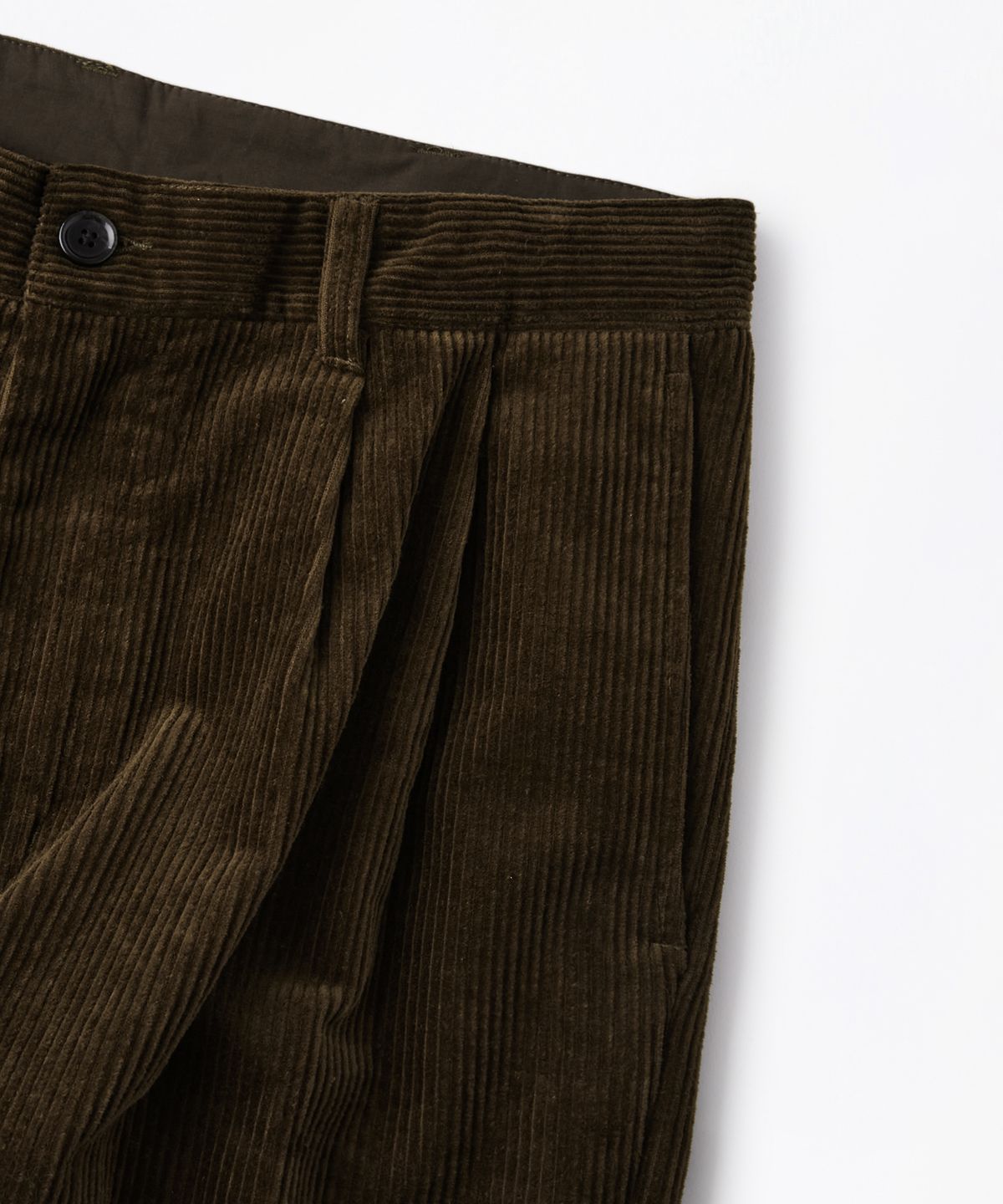 아웃스탠딩(OUTSTANDING) HIGH DENSITY CORDUROY DOUBLE PLEATED PANTS_BROWN