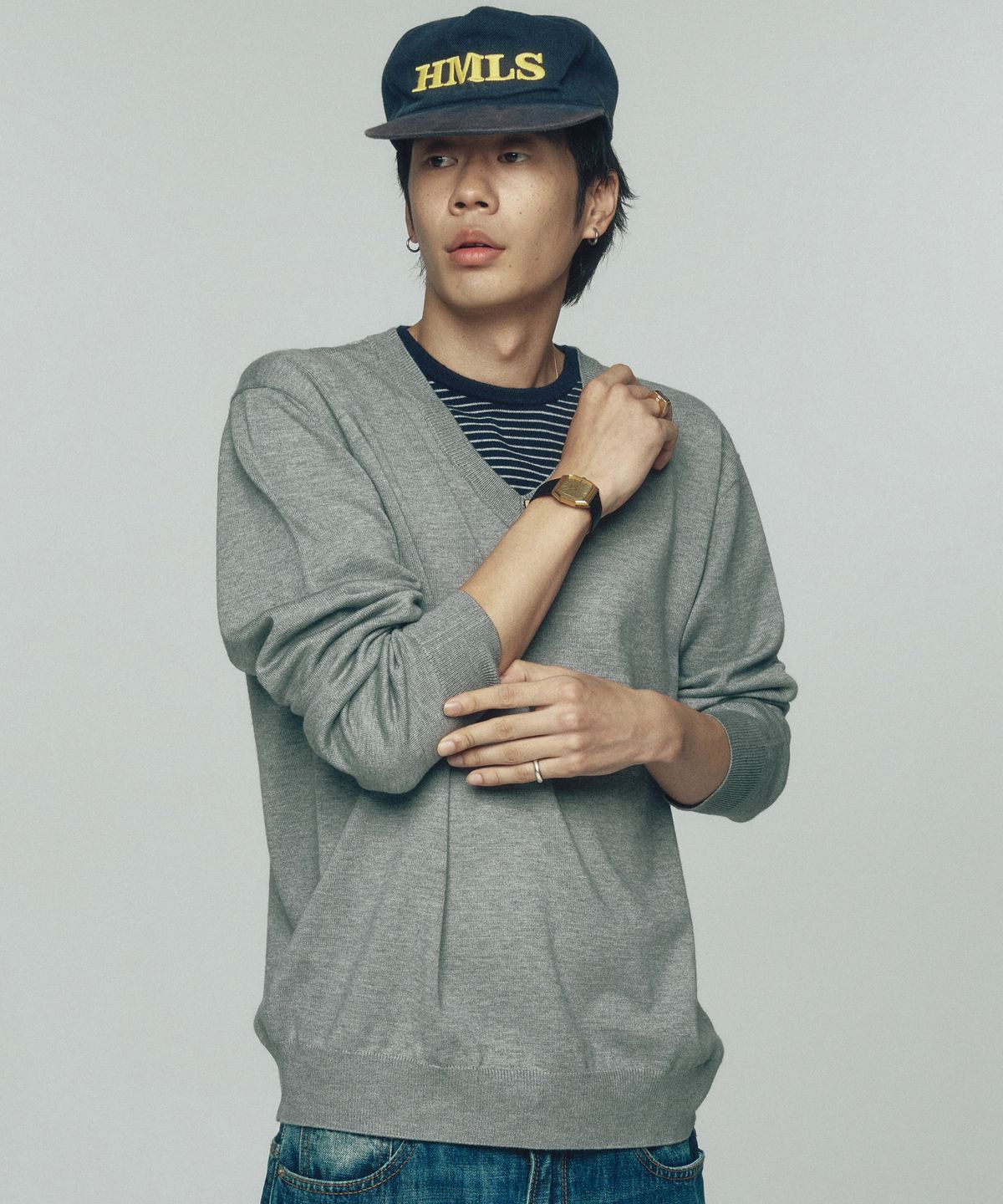 르아르(LEIRE) 스트라이프 레이어드 브이넥 니트 [그레이]