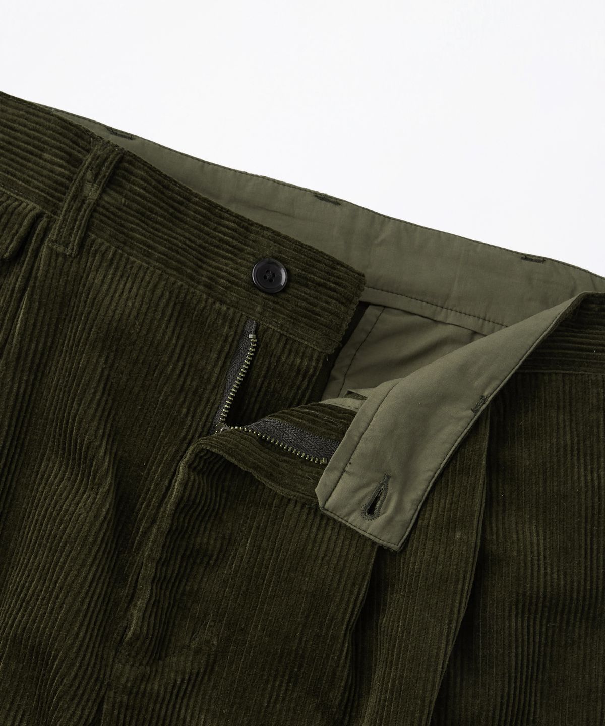 아웃스탠딩(OUTSTANDING) HIGH DENSITY CORDUROY DOUBLE PLEATED PANTS_D.OLIVE