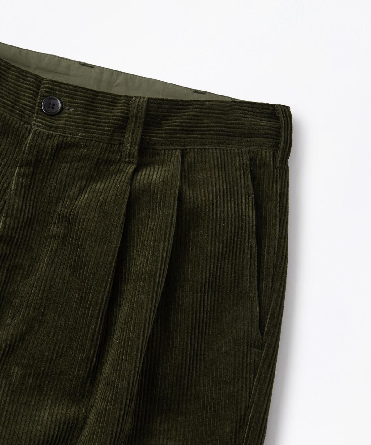 아웃스탠딩(OUTSTANDING) HIGH DENSITY CORDUROY DOUBLE PLEATED PANTS_D.OLIVE