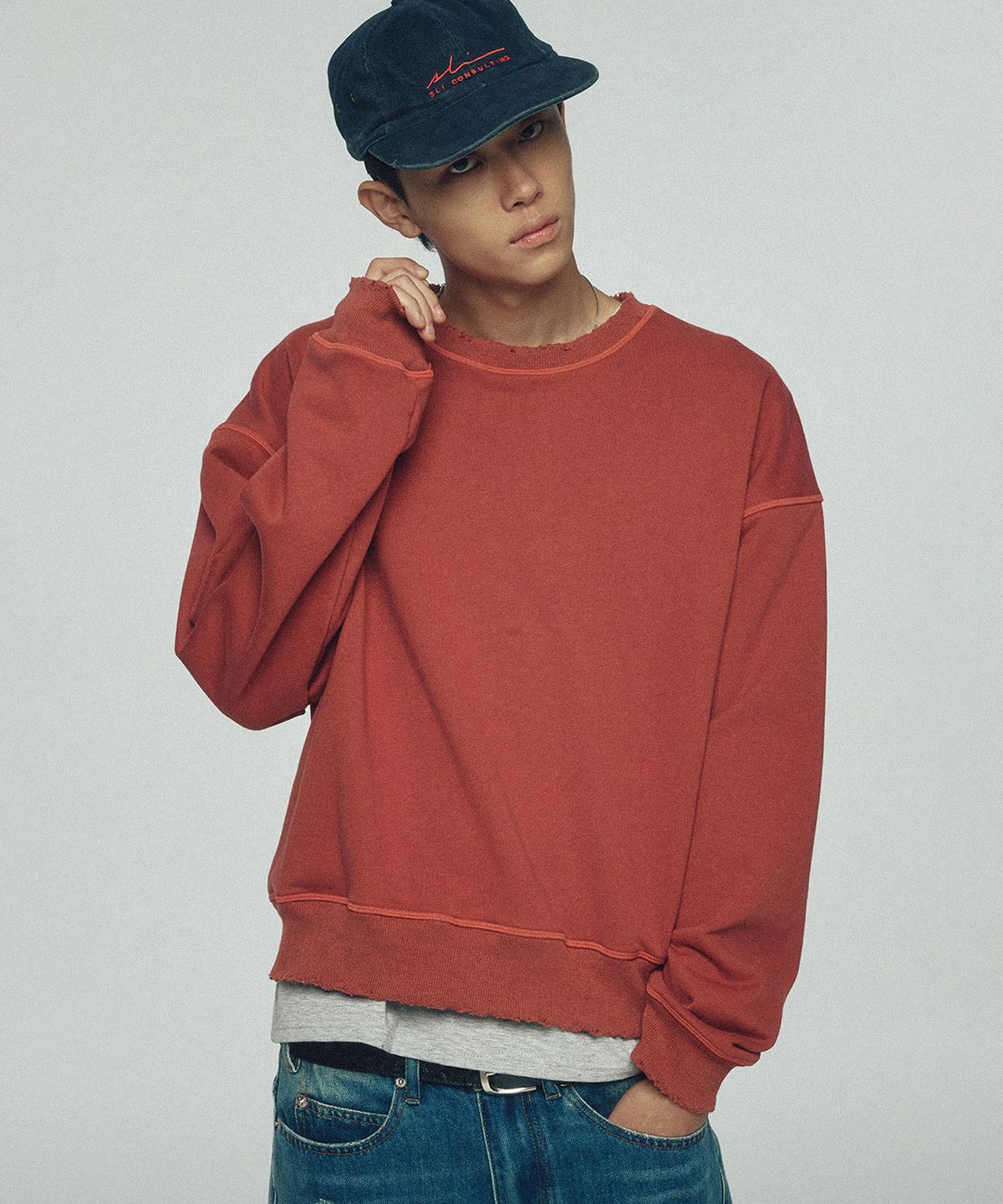 르아르(LEIRE) 에센셜 워시드 크루넥 맨투맨 [브릭]