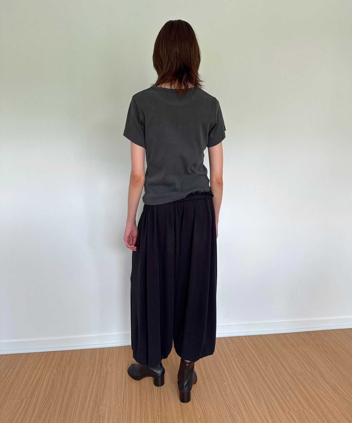 다이애그널(DIAGONAL) FLORAL BLEED TEE (charcoal)