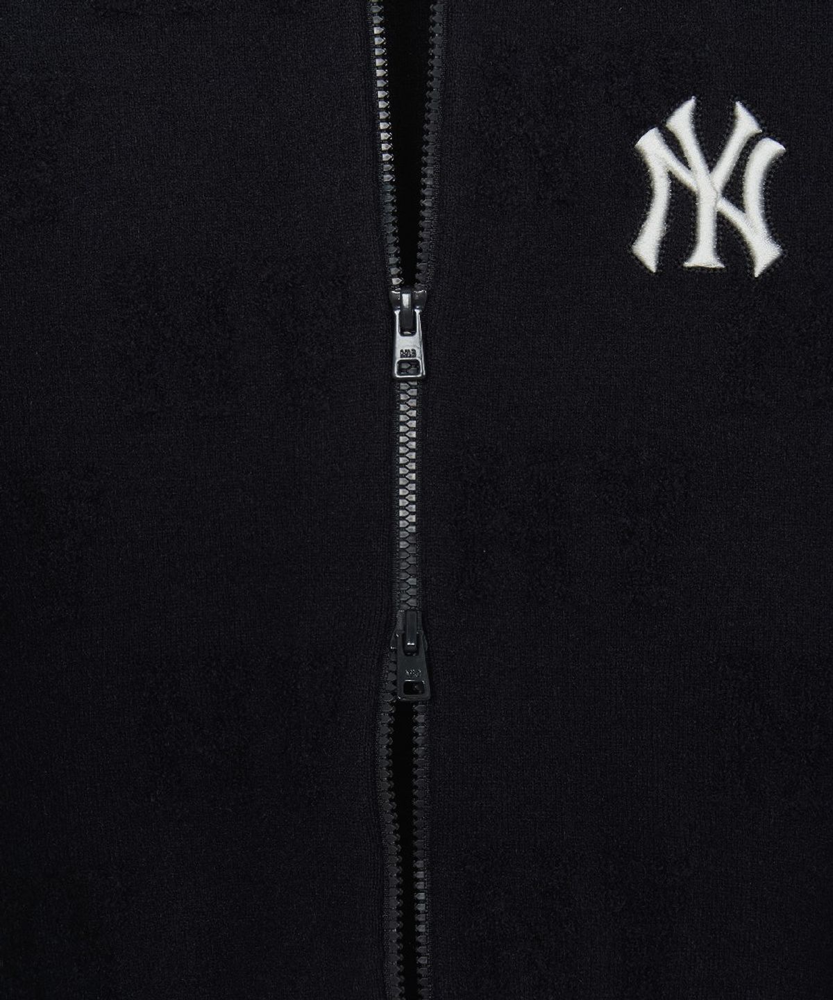 엠엘비(MLB) 여성 클래식 모노그램 톤톤 부클 집업 가디건 NY (Black)