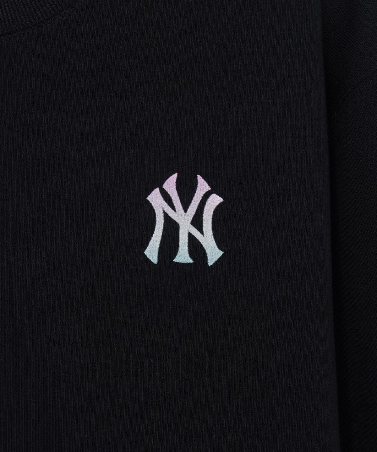 엠엘비(MLB) 모노그램 빈티지 빅럭스 맨투맨 NY (Black)