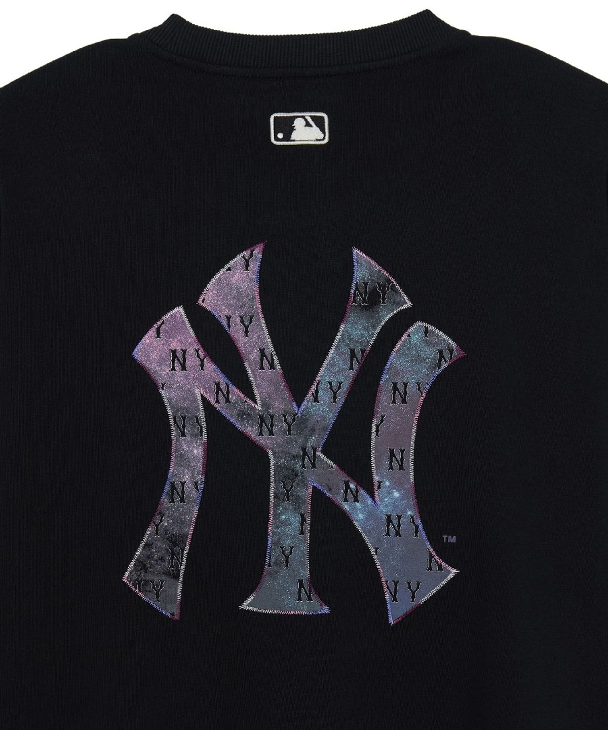 엠엘비(MLB) 모노그램 빈티지 빅럭스 맨투맨 NY (Black)