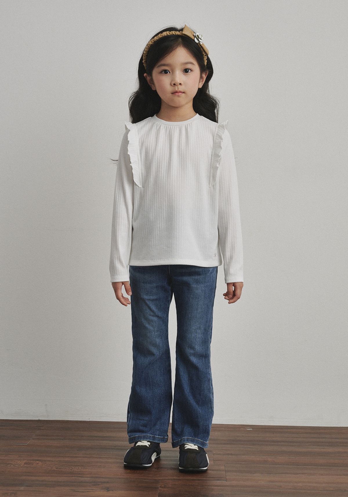 빈(BEEN) BA52TS01WT 화이트 골지 프릴 티셔츠