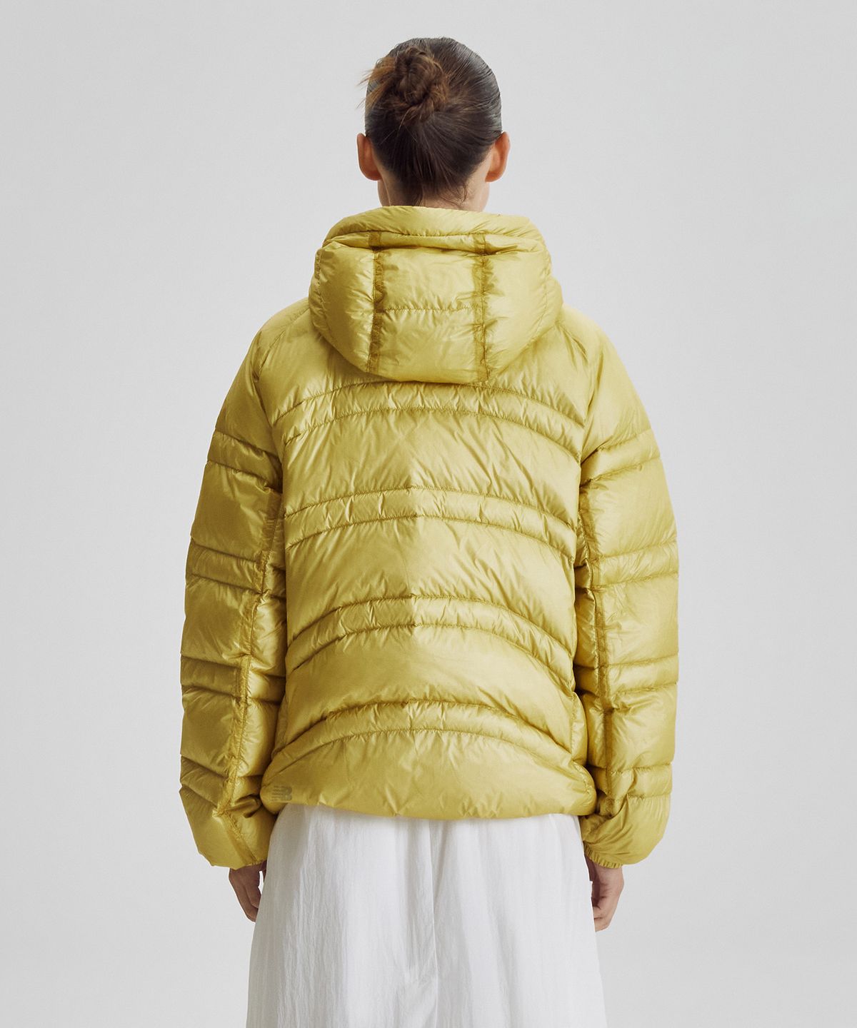 뉴발란스(NEW BALANCE) NBNPG41913 / UNI 플라잉77 슈퍼라이트 후드형 경량 구스다운 (B/YELLOW)