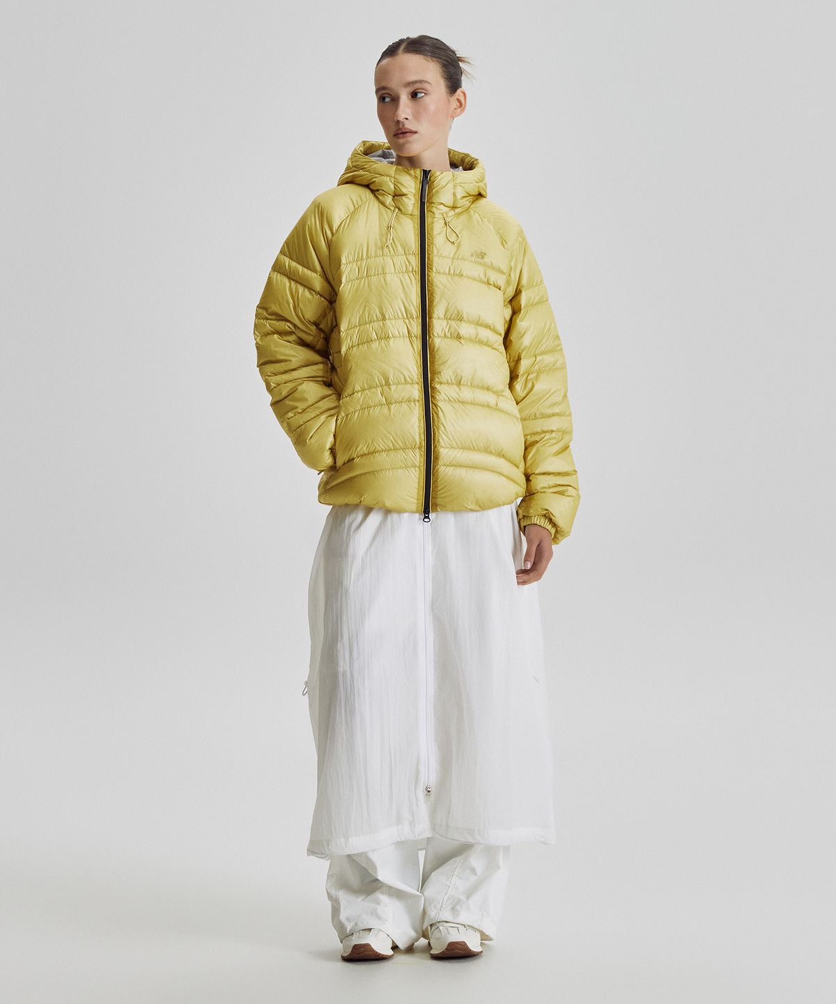 뉴발란스(NEW BALANCE) NBNPG41913 / UNI 플라잉77 슈퍼라이트 후드형 경량 구스다운 (B/YELLOW)