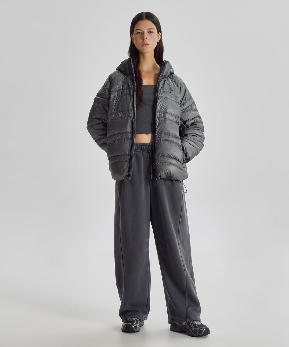뉴발란스(NEW BALANCE) NBNPG41913 / UNI 플라잉77 슈퍼라이트 후드형 경량 구스다운 (CHARCOAL)