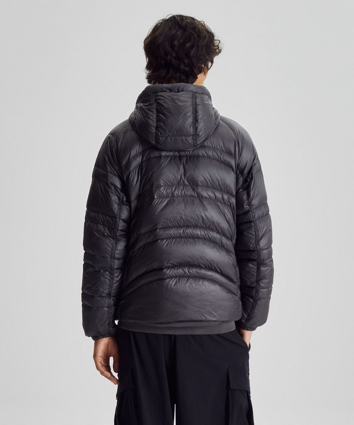 뉴발란스(NEW BALANCE) NBNPG41913 / UNI 플라잉77 슈퍼라이트 후드형 경량 구스다운 (BLACK)