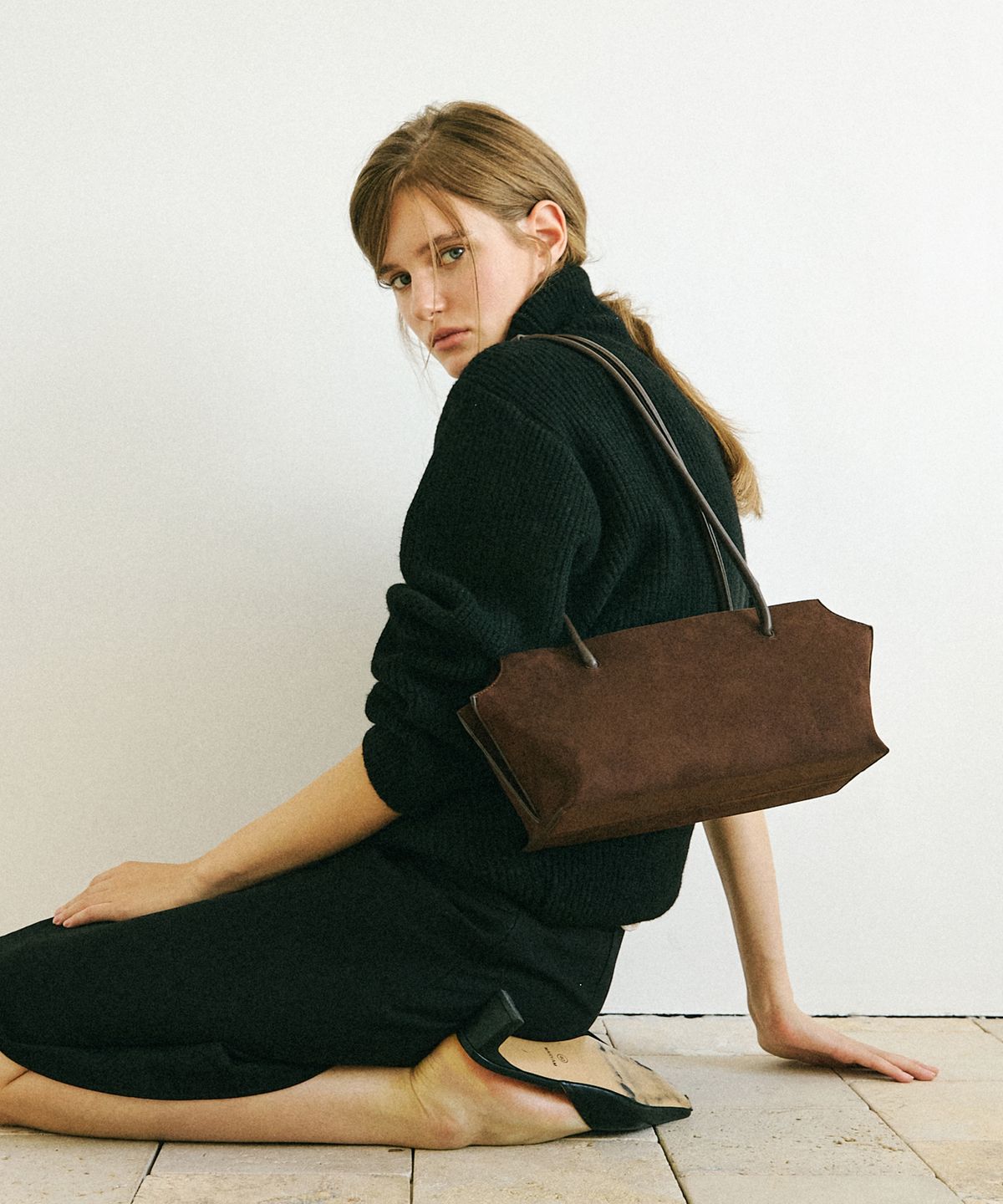 모어모르(MOREMORR) RIVA BAG _ 브라운 스웨이드 백 숄더백 토트백 가방