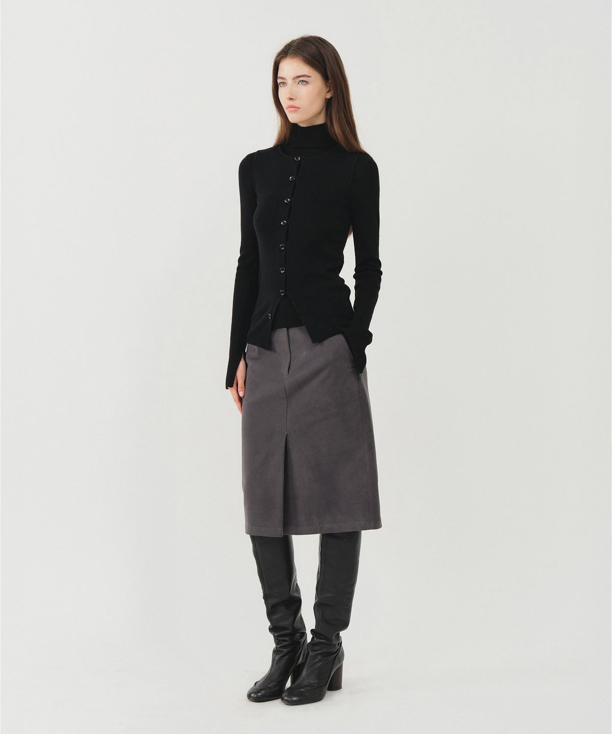 룩캐스트(LOOKAST) 코튼 피치드 턱 미디 스커트_차콜 / COTTON PEACHED TUCK MIDI SKIRT_CHARCOAL