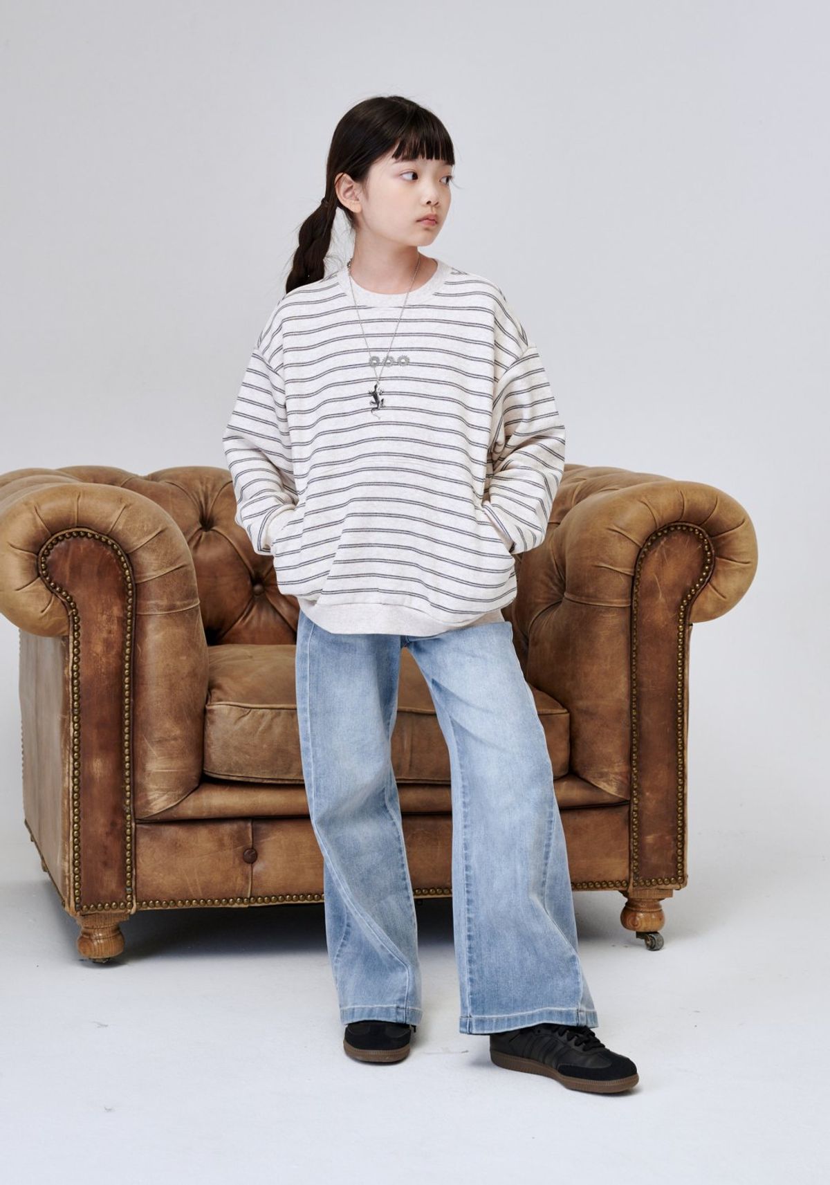블루테일(BLUETAIL) AAG8TS04LB 라이트베이지 스트라이프 맨투맨