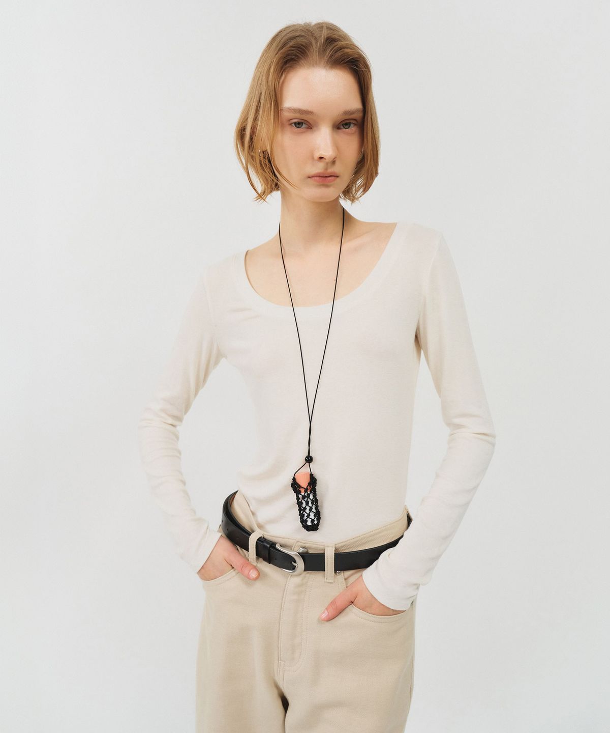 룩캐스트(LOOKAST) 울 유넥 세컨드 스킨 썸홀 탑 / WOOL U-NECK SECOND-SKIN THUMBHOLE TOP_4colors