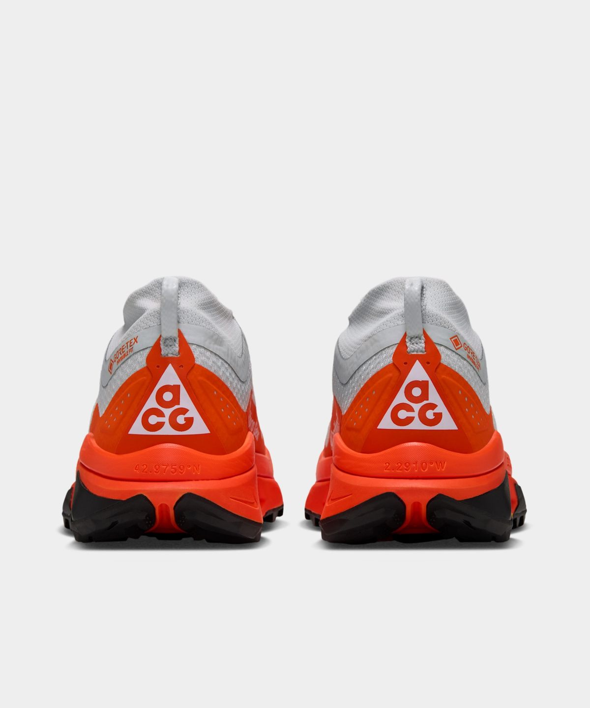 나이키(NIKE) ACG 제가마 트레일 GORE-TEX W - 라이트 실버:세이프티 오렌지:블랙:서밋 화이트 / IO7933-002