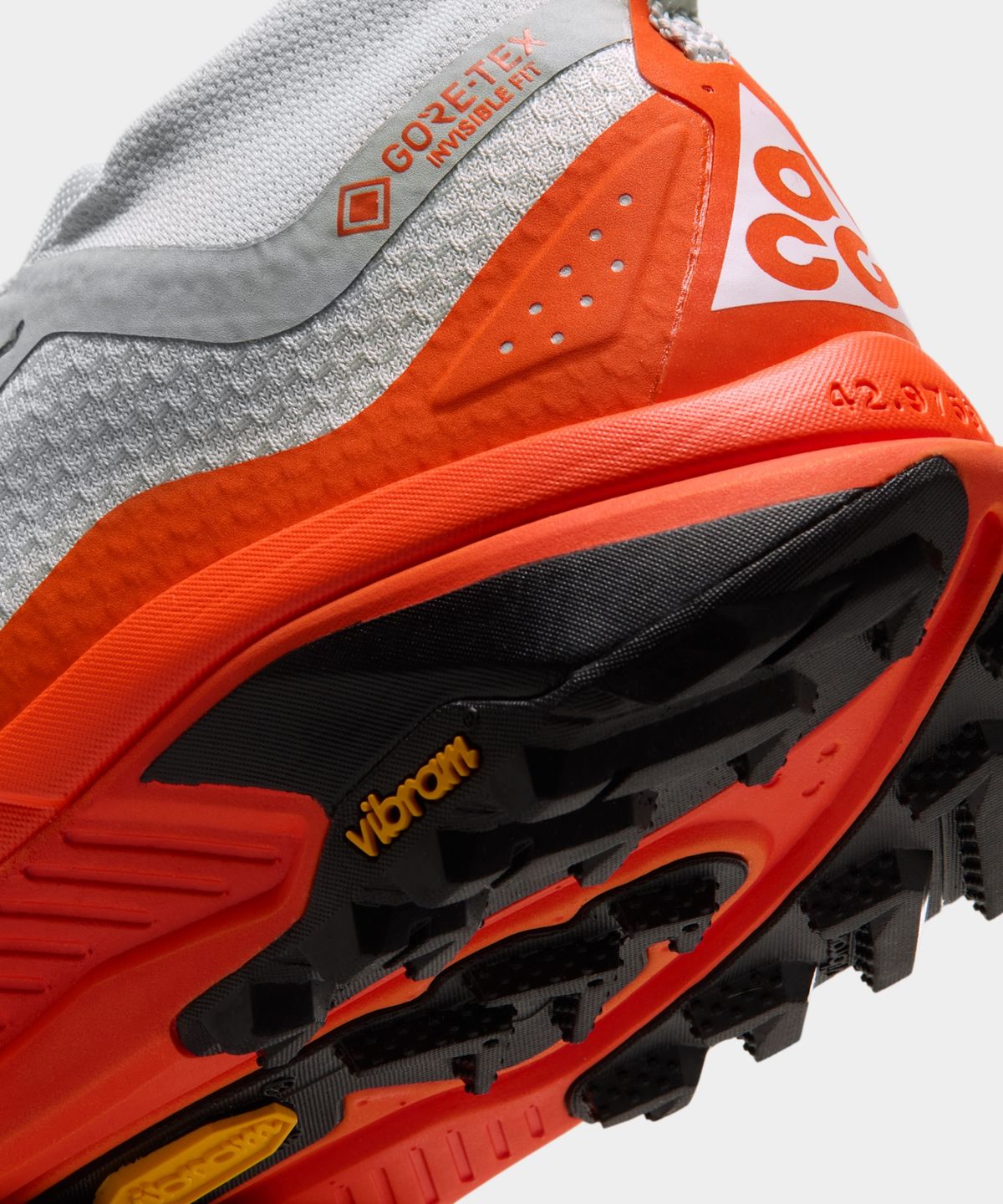 나이키(NIKE) ACG 제가마 트레일 GORE-TEX W - 라이트 실버:세이프티 오렌지:블랙:서밋 화이트 / IO7933-002
