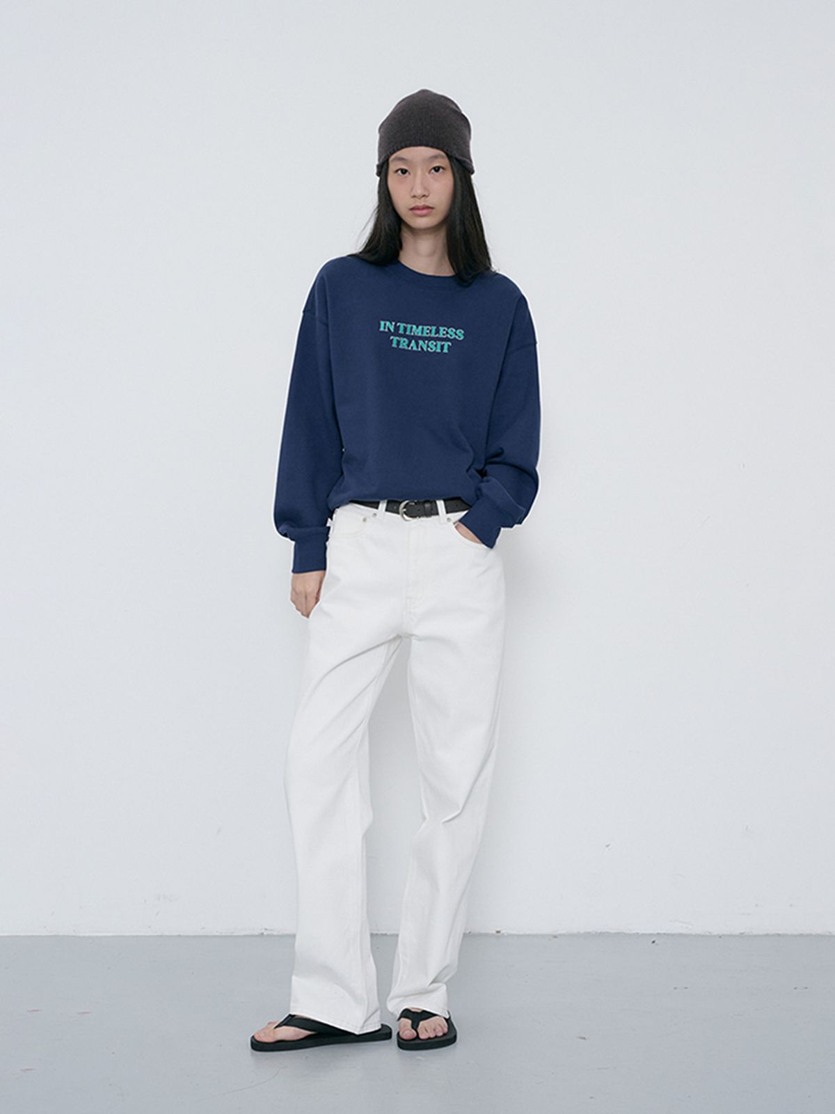 던스트(DUNST) UNISEX SLOGAN SWEATSHIRT_UDTS6C109_NAVY