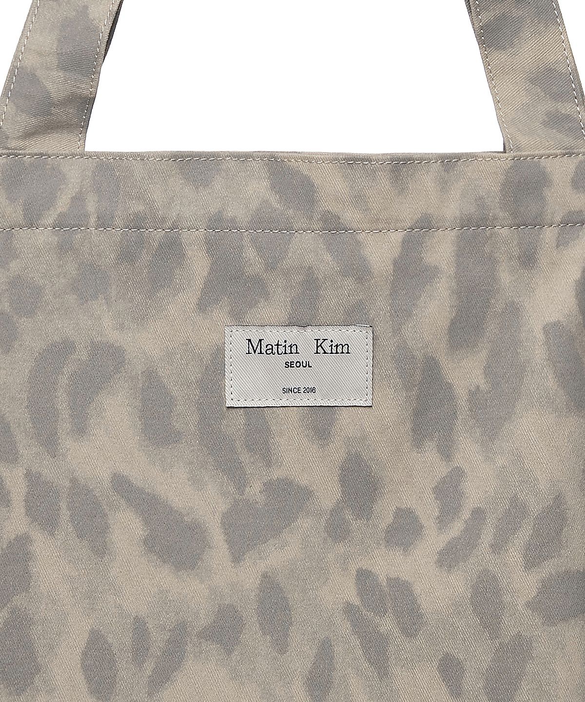 마뗑킴(MATIN KIM) MATIN WASHED PATTERN ECOBAG IN LIGHT GREY