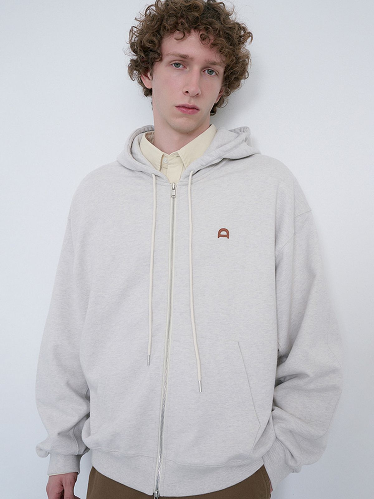 던스트 포 맨(DUNST FOR MEN) UNISEX LEATHER LOGO ZIP-UP HOODIE_UDTS6C108_OATMEAL MELANGE