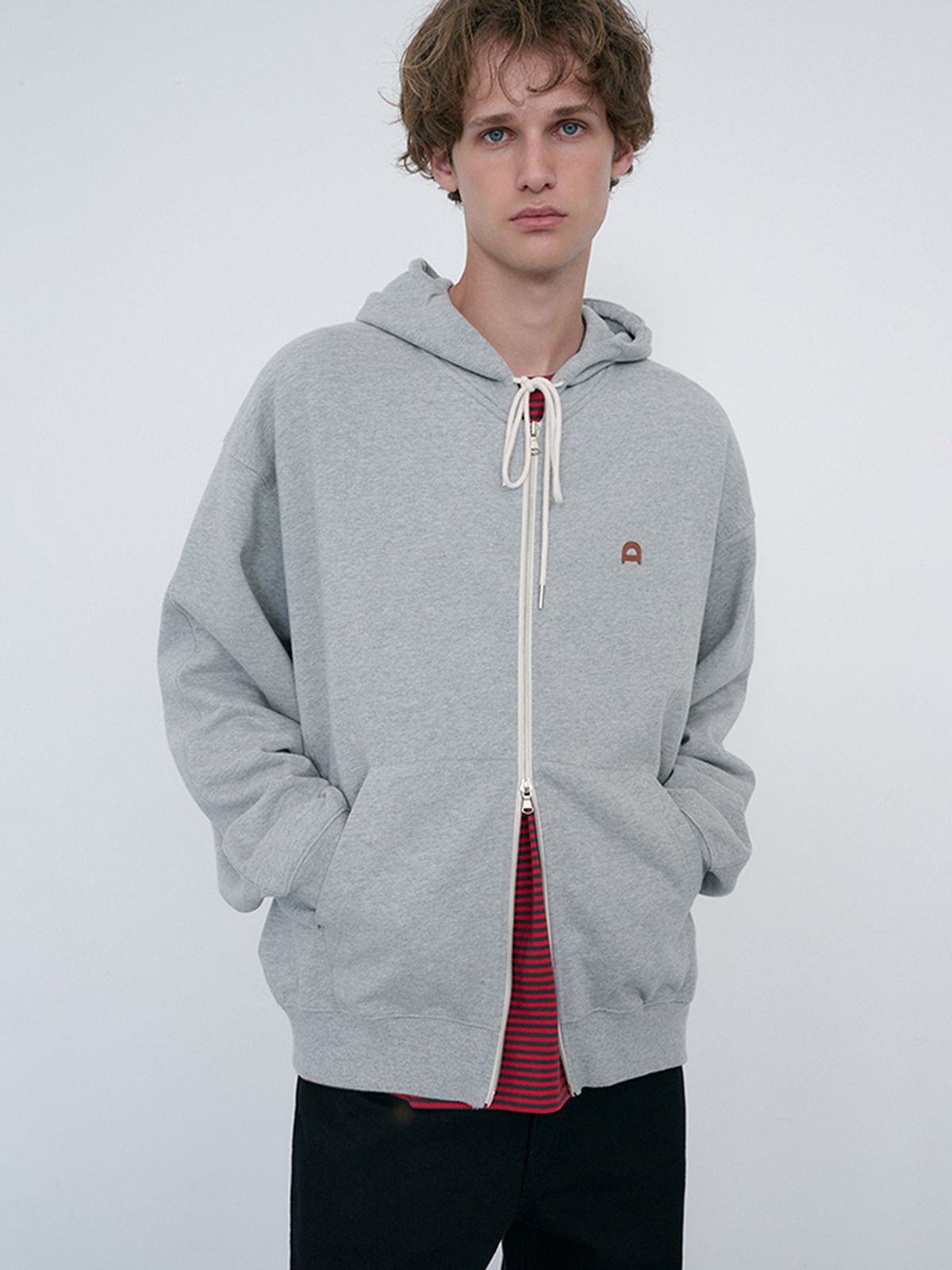 던스트 포 맨(DUNST FOR MEN) UNISEX LEATHER LOGO ZIP-UP HOODIE_UDTS6C108_MELANGE GREY