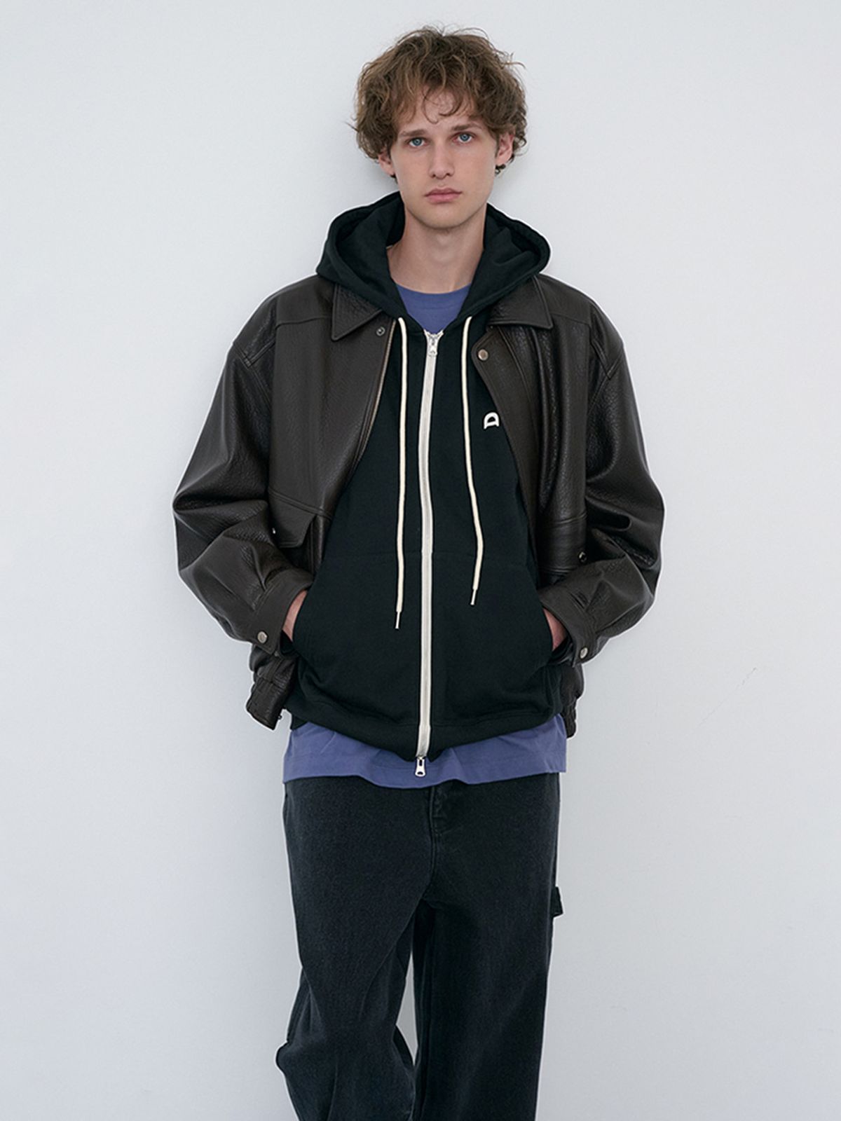 던스트 포 맨(DUNST FOR MEN) UNISEX LEATHER LOGO ZIP-UP HOODIE_UDTS6C108_BLACK