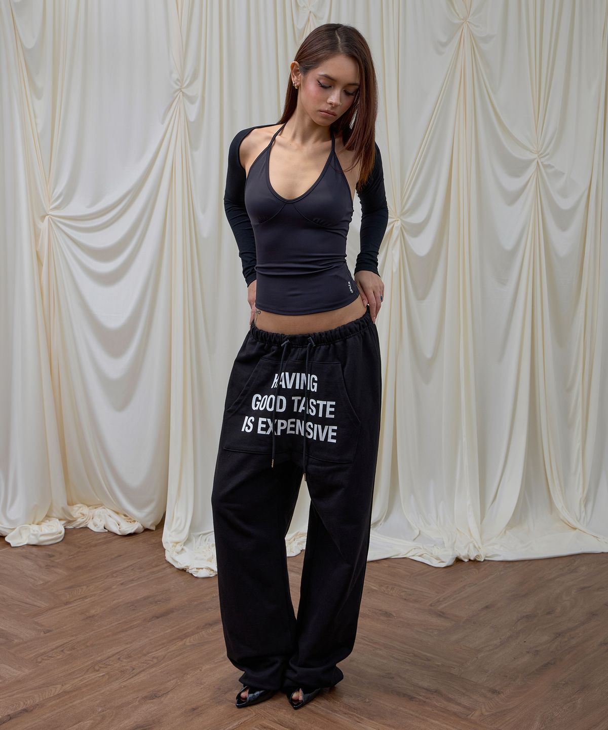 이와이이알(EYEER) Pouch Pocket Sweatpants - Black